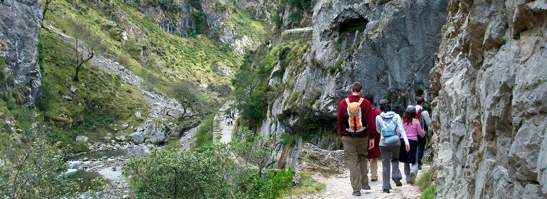 Descenso del Cares: Un Viaje de Aventura y Belleza Natural